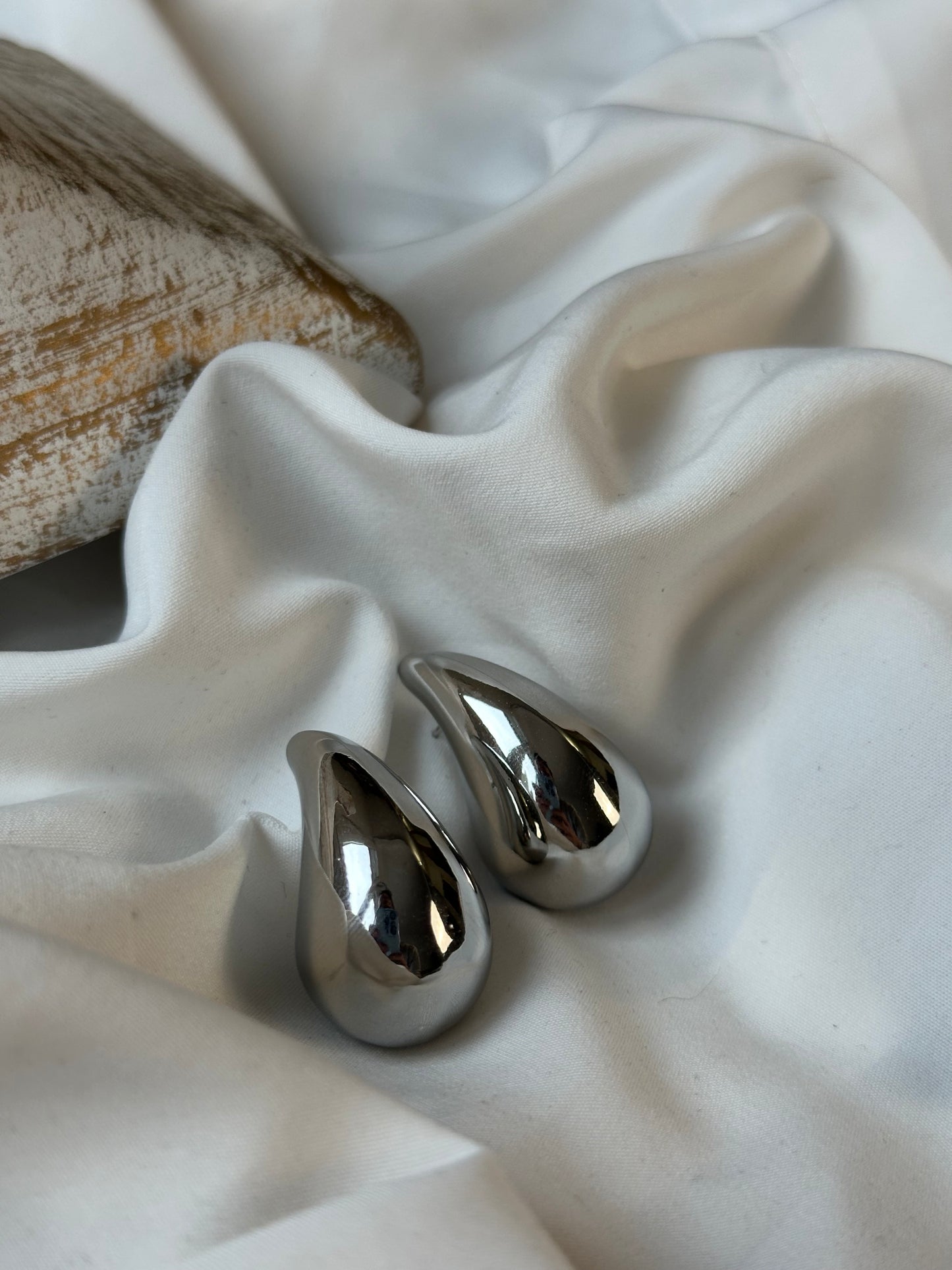 Canis large silver